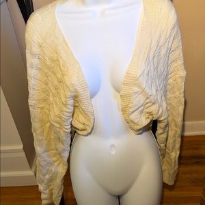 SHEIN Cream Open-Front Cropped Cable Knit Shrug